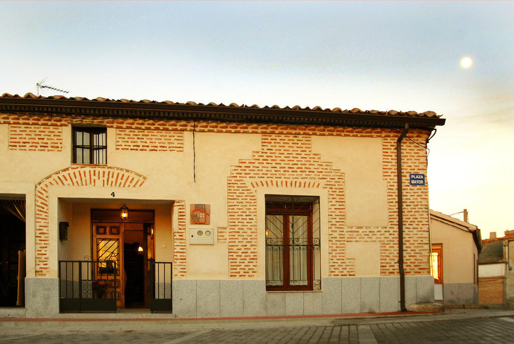 Casa Rural "Hazanas" Adanero Exterior foto